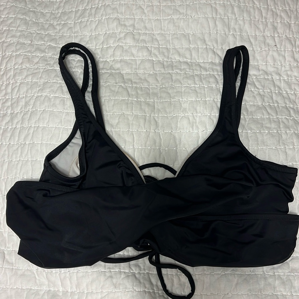 VENUS women’s bathing suit top